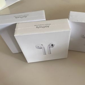 APPLE AIRPODS 2ND GENERATION BRAND NEW SEALED